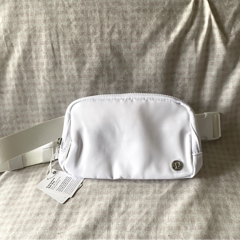 Lululemon Everywhere Belt Bag White NWT